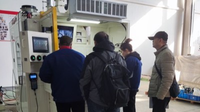 驗收成功！定制款自動噴膠機(jī)獲橡膠制品客戶高度認(rèn)可