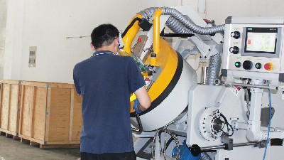 廣東客戶訂購一臺(tái)安捷倫AJL.R55型自動(dòng)滾噴機(jī)