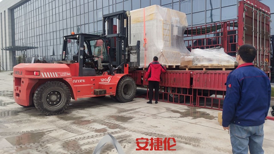安捷倫又一臺自動噴膠機發(fā)貨啦！發(fā)往重慶汽車零部件制造企業(yè)