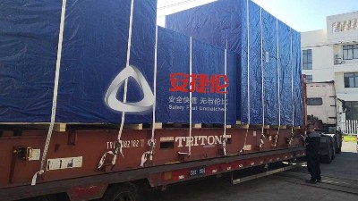 墨西哥天納克訂購的自動(dòng)滾膠機(jī)和襯套專用自動(dòng)涂膠機(jī)已發(fā)貨