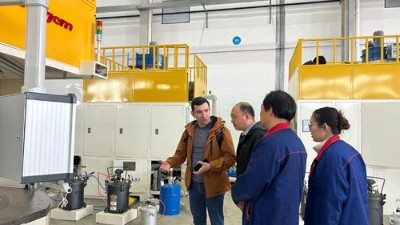 俄羅斯客戶(hù)來(lái)啦！探秘安捷倫智能自動(dòng)化噴膠機(jī)